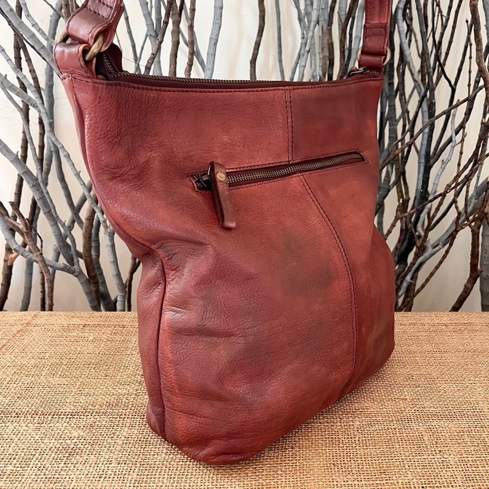 NorthStyle Pebble Leather Hobo Bag
